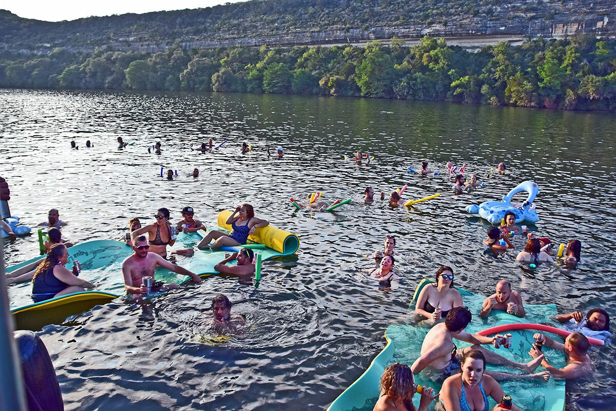 Float On Boat Rentals gallery image 2