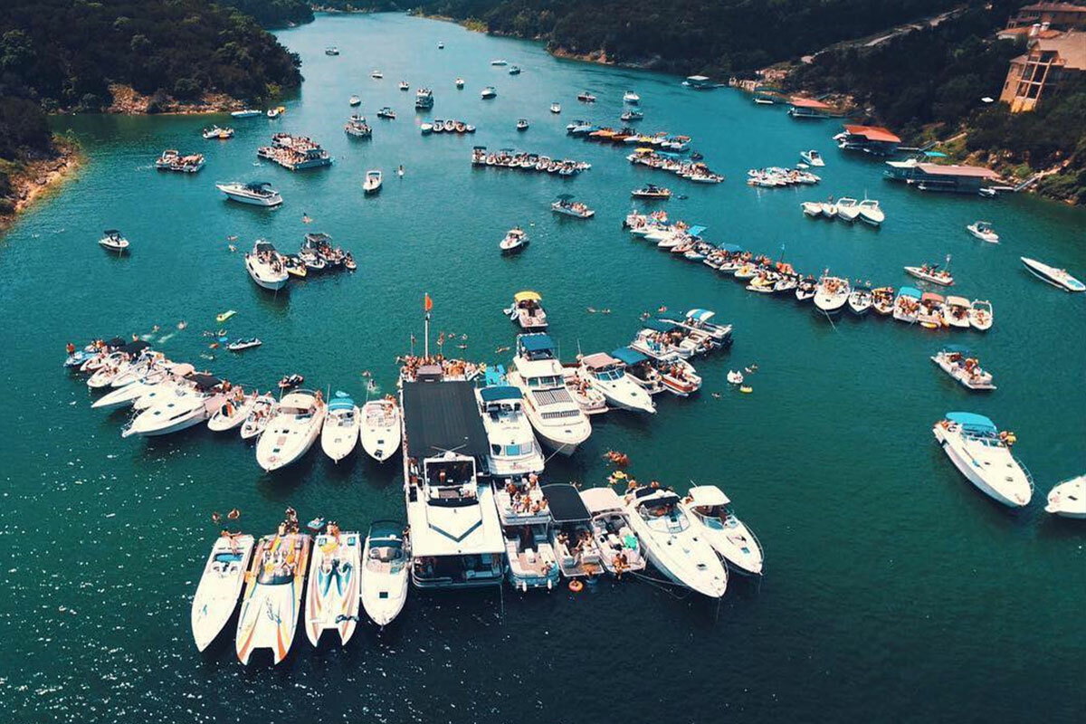Float On Boat Rentals gallery image 10