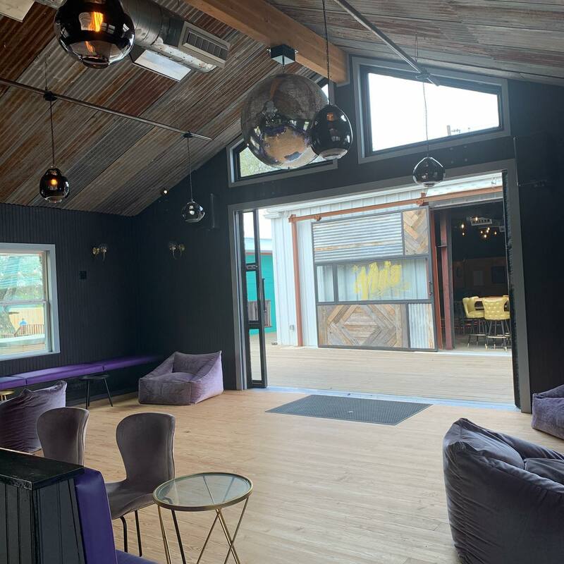 Lustre Pearl gallery image 1