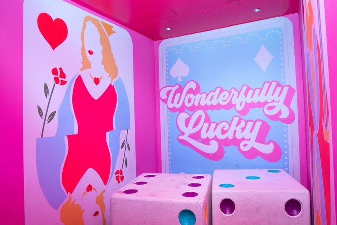 Wonder Bar gallery image 1