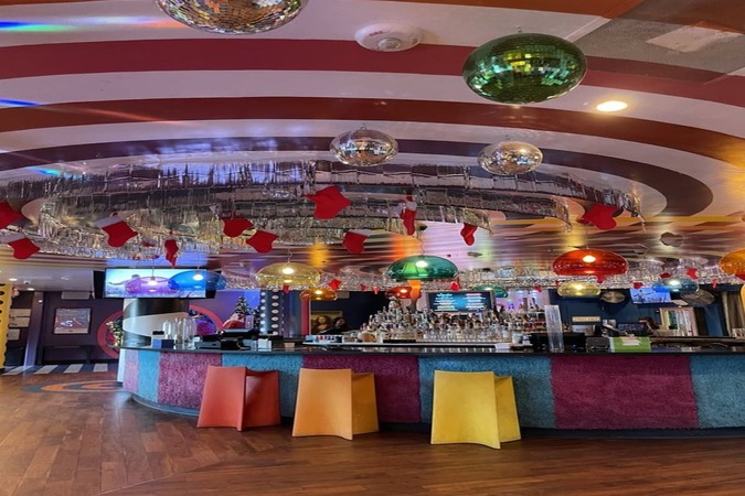Wonder Bar gallery image 7