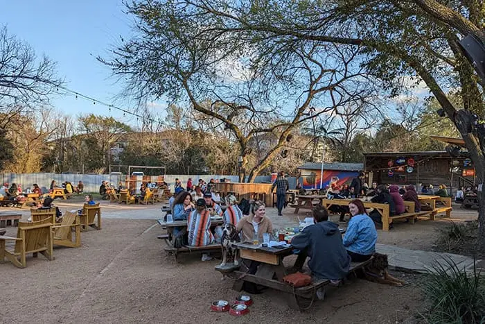 View Our Best Bars in Austin Guide